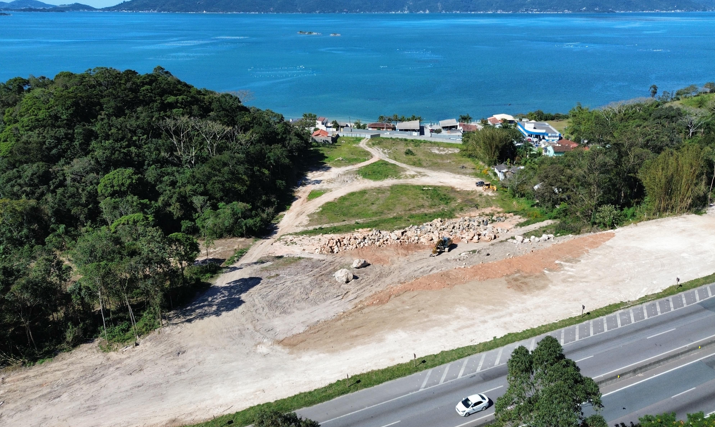 Terreno em BR-101 - Praia de Fora